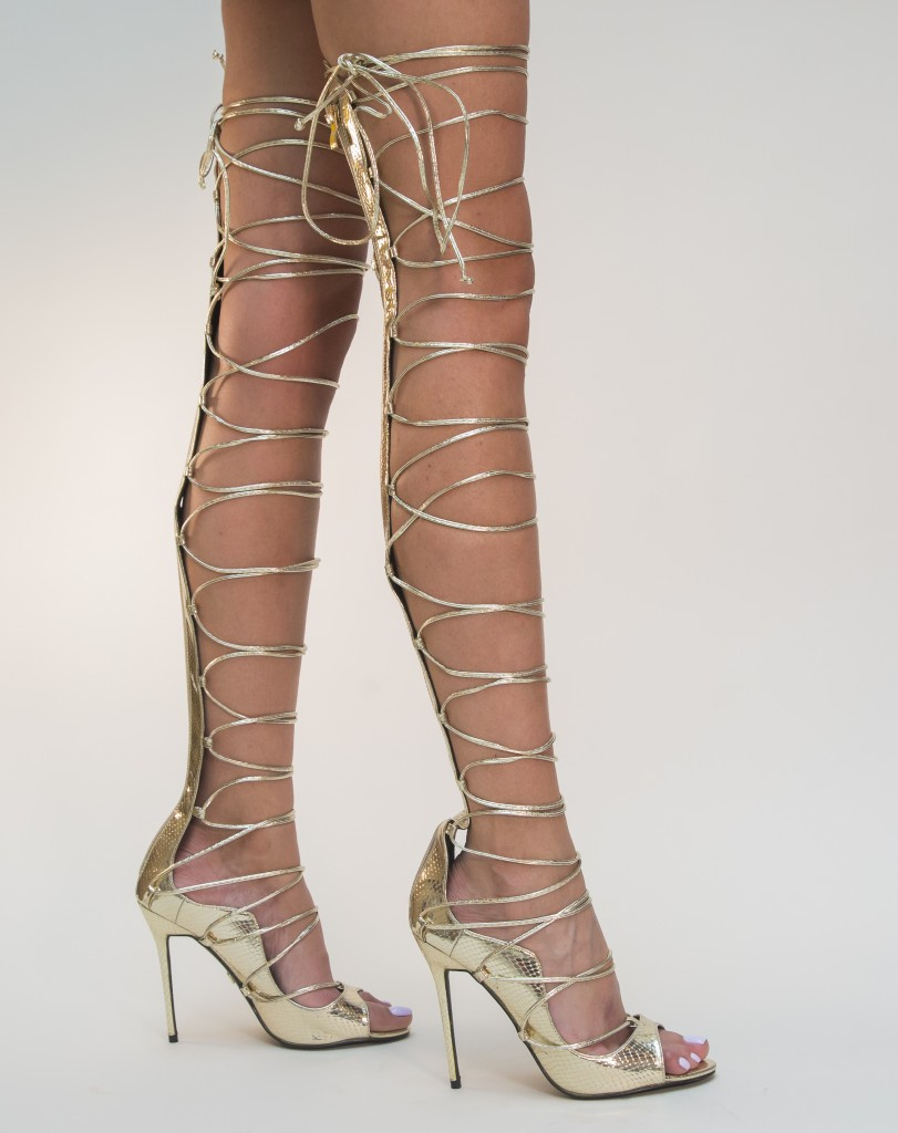 Sandale Sharon Aurii cu Toc Subtire Elegante de Ocazie